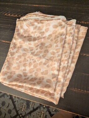 kitsch Satin Pillowcase in Leopard, 4 queen size pillowcases